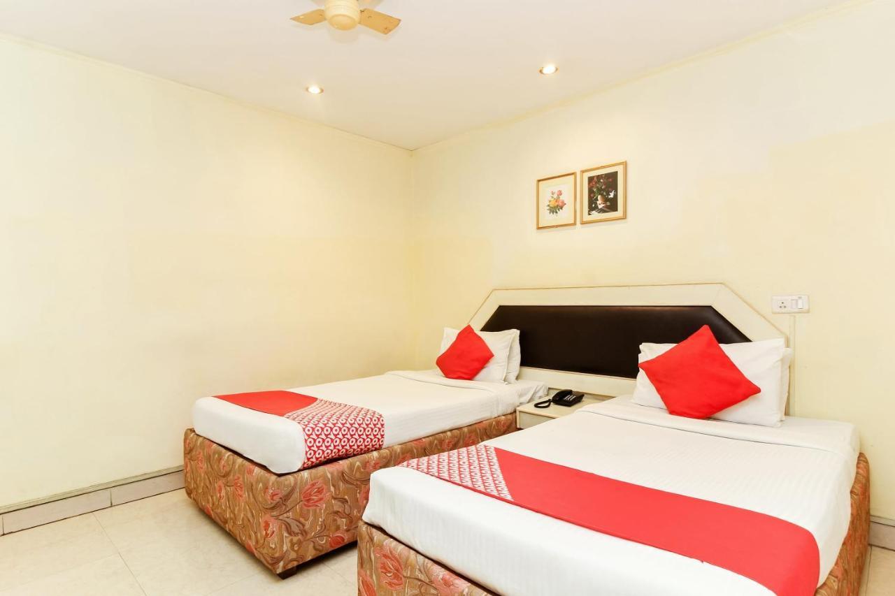 Oyo 9302 Hotel Baseraa Inn Хайдарабад Экстерьер фото